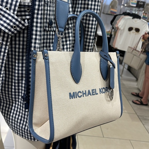 Michael Kors Mirella Small Shopper Top Zip Logo Crossbody XBODY Bag MK
Denim
NWT - Picture 14 of 16